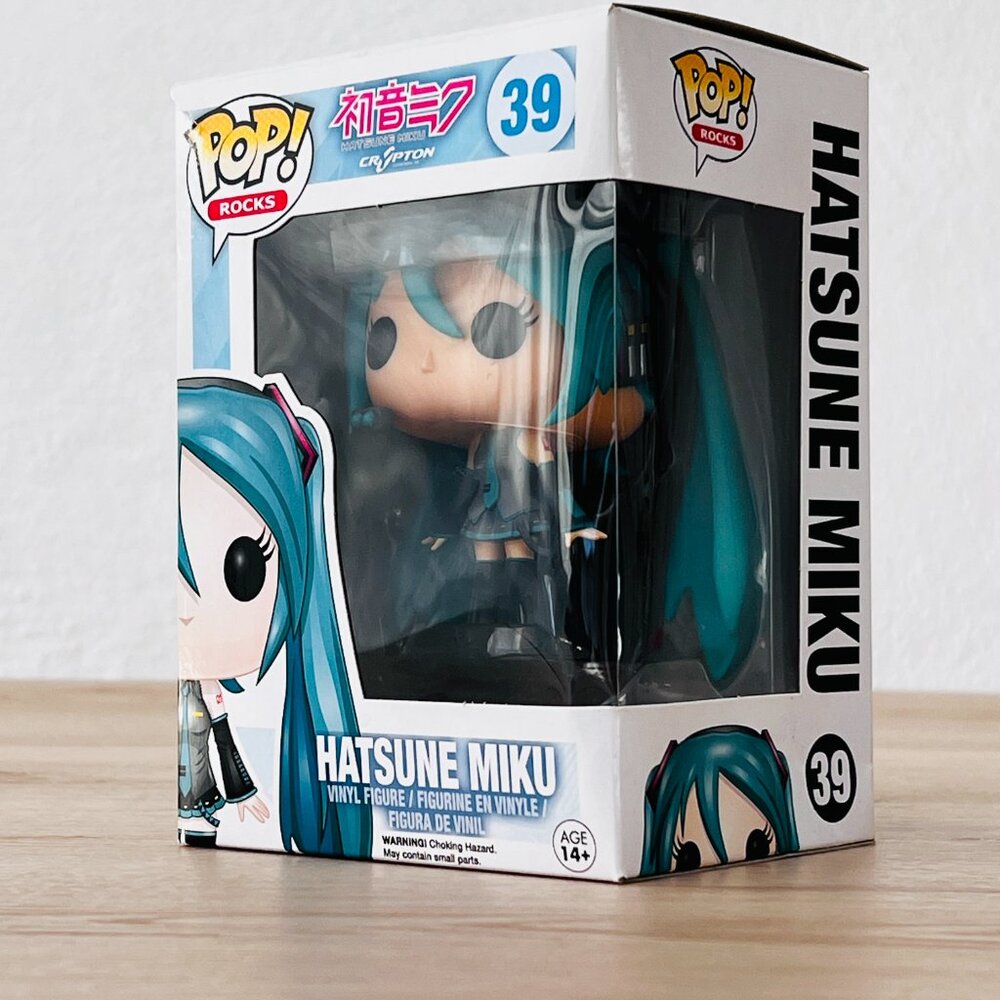 Funko Pop! (Vaulted) Vinyl Vocaloid Hatsune Miku #39 UNOPENED IN BOX Collectible